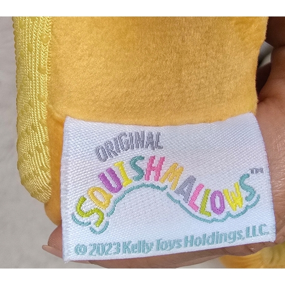 Cozy & Cute Chanel the Cinnamon Roll Plush Slippers – Size 2-3 - Picture 8 of 8